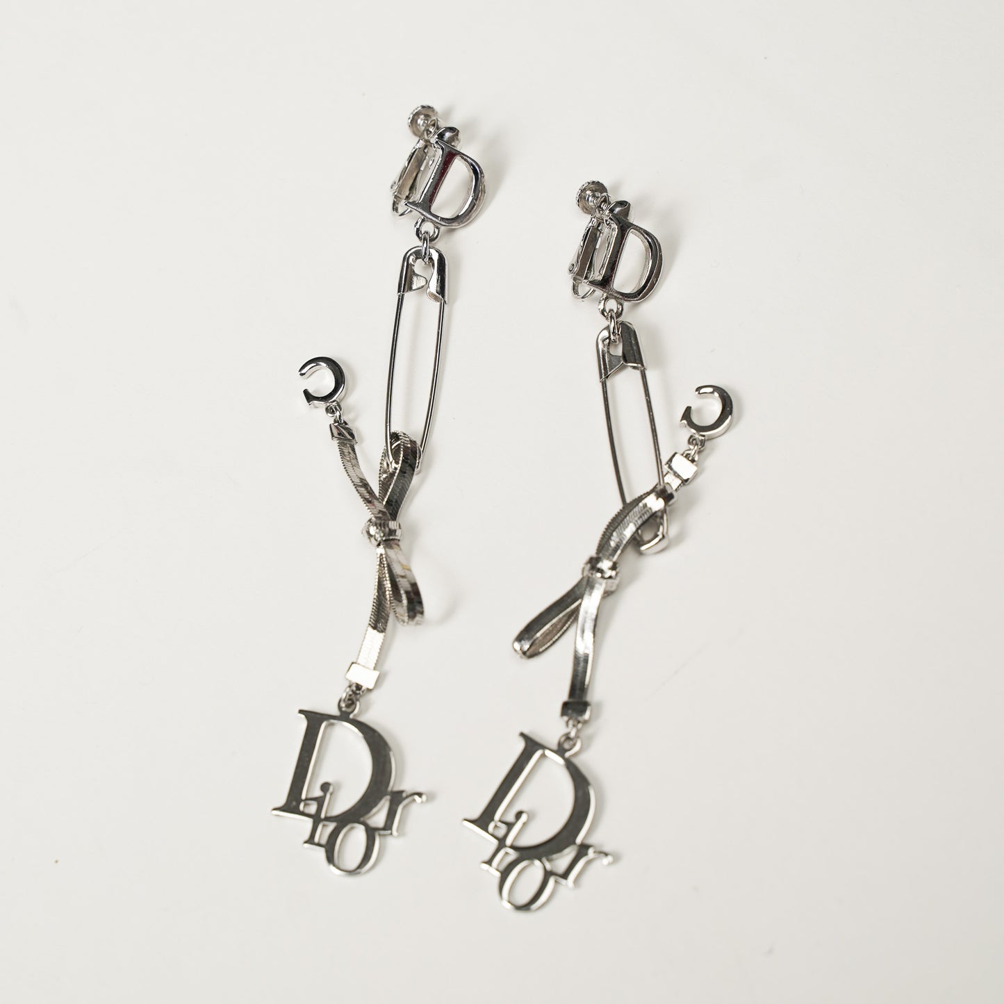 Boucle d'oreille Dior by Galliano
