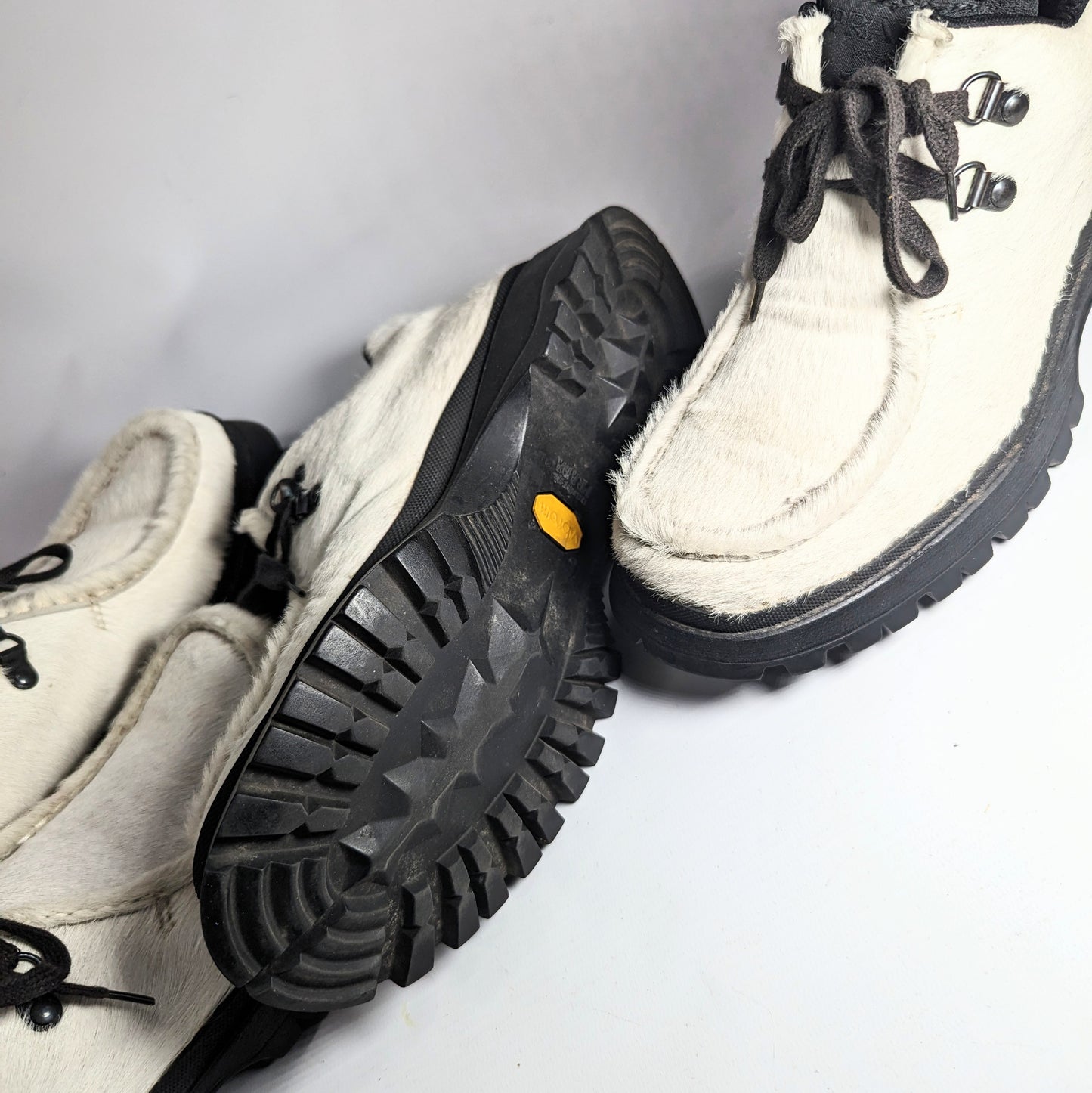 Boots Prada blanches en poils de poney - EU37|UK4|US6