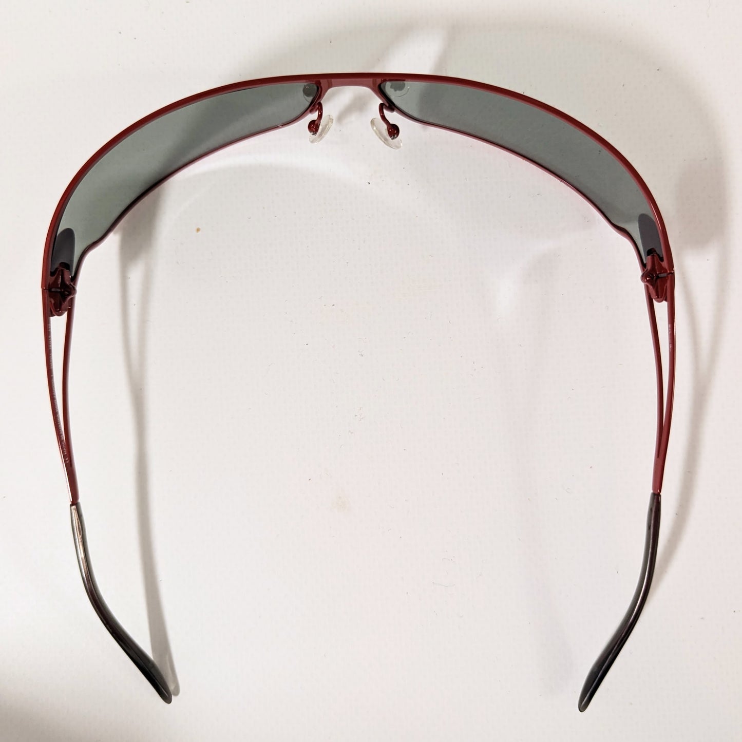 Lunette de soleil "J'adore Dior" rouge
