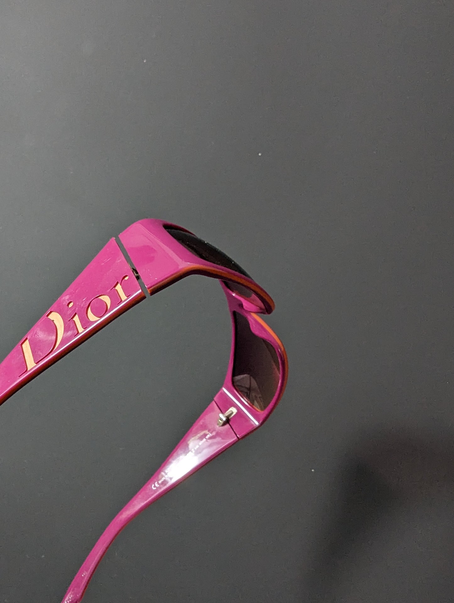 Lunettes de soleil logo “Your Dior 2” rose et orange Dior par Galliano.