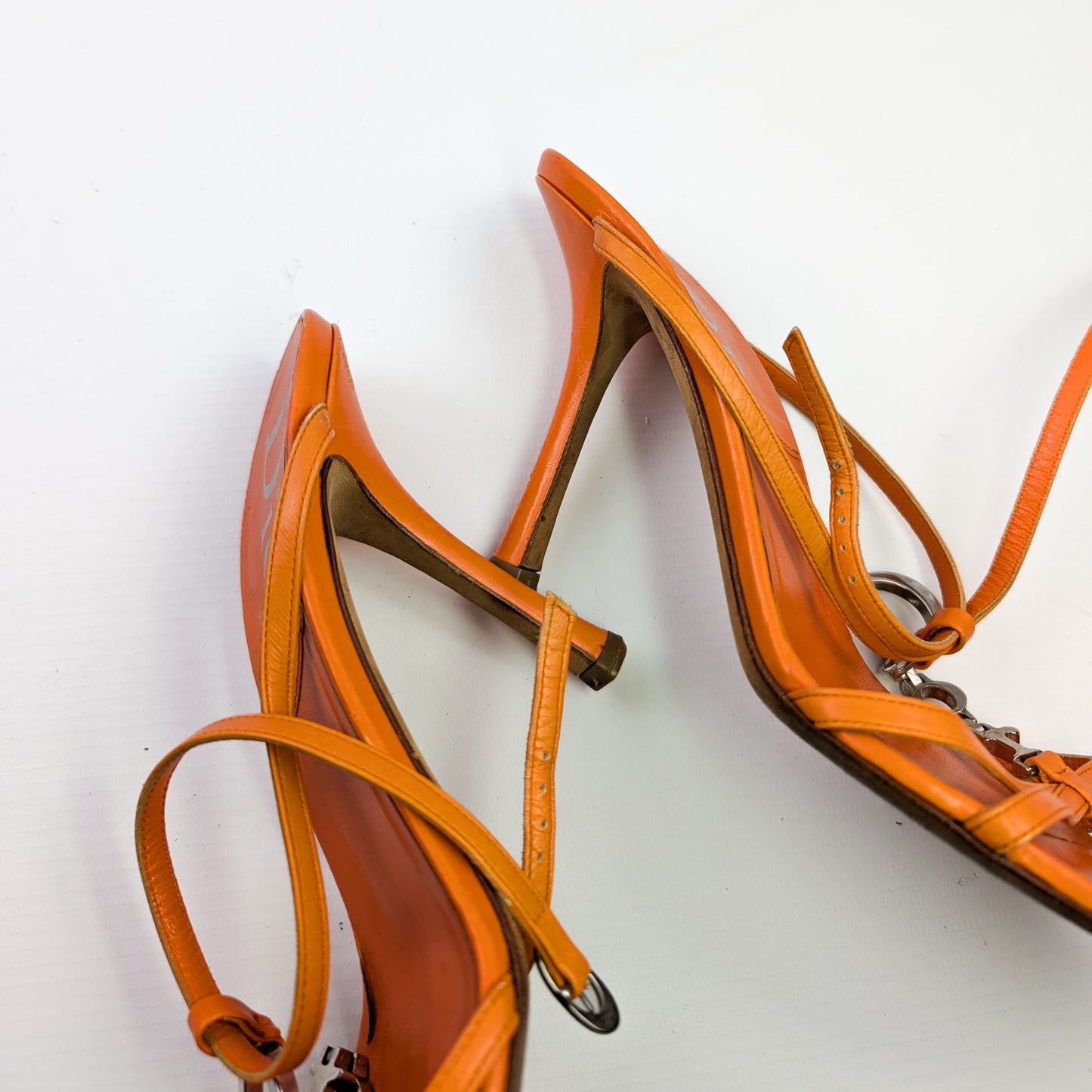 Sandales "logo" orange Dior par Galliano - EU38|5UK|7US