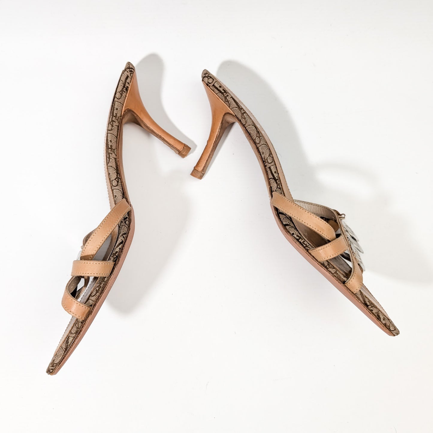 Mules monogramme ornées de pièces Dior par Galliano - EU39|UK6|US8
