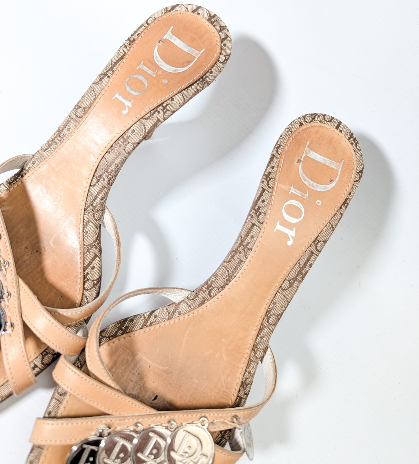 Mules monogramme ornées de pièces Dior par Galliano - EU39|UK6|US8