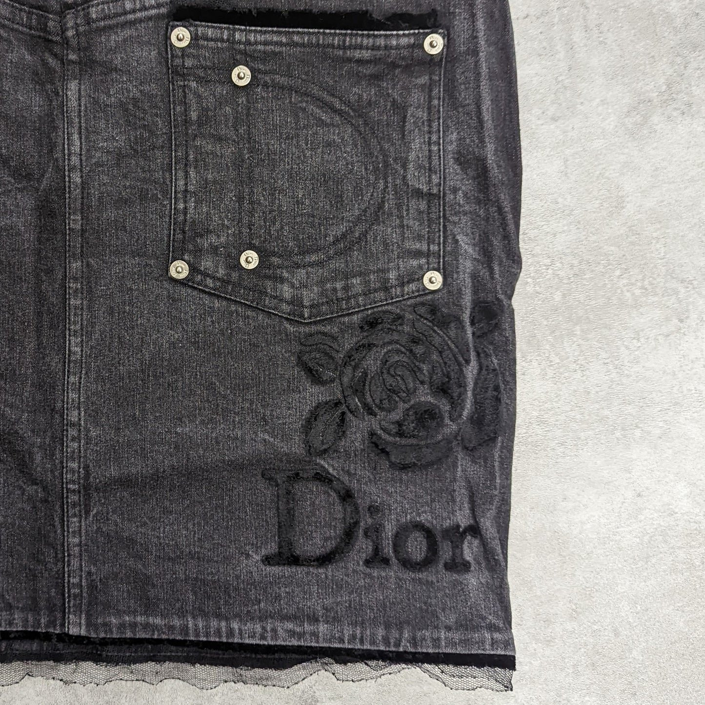 Mini-Jupe en denim gris avec inscrption "Dior" - L