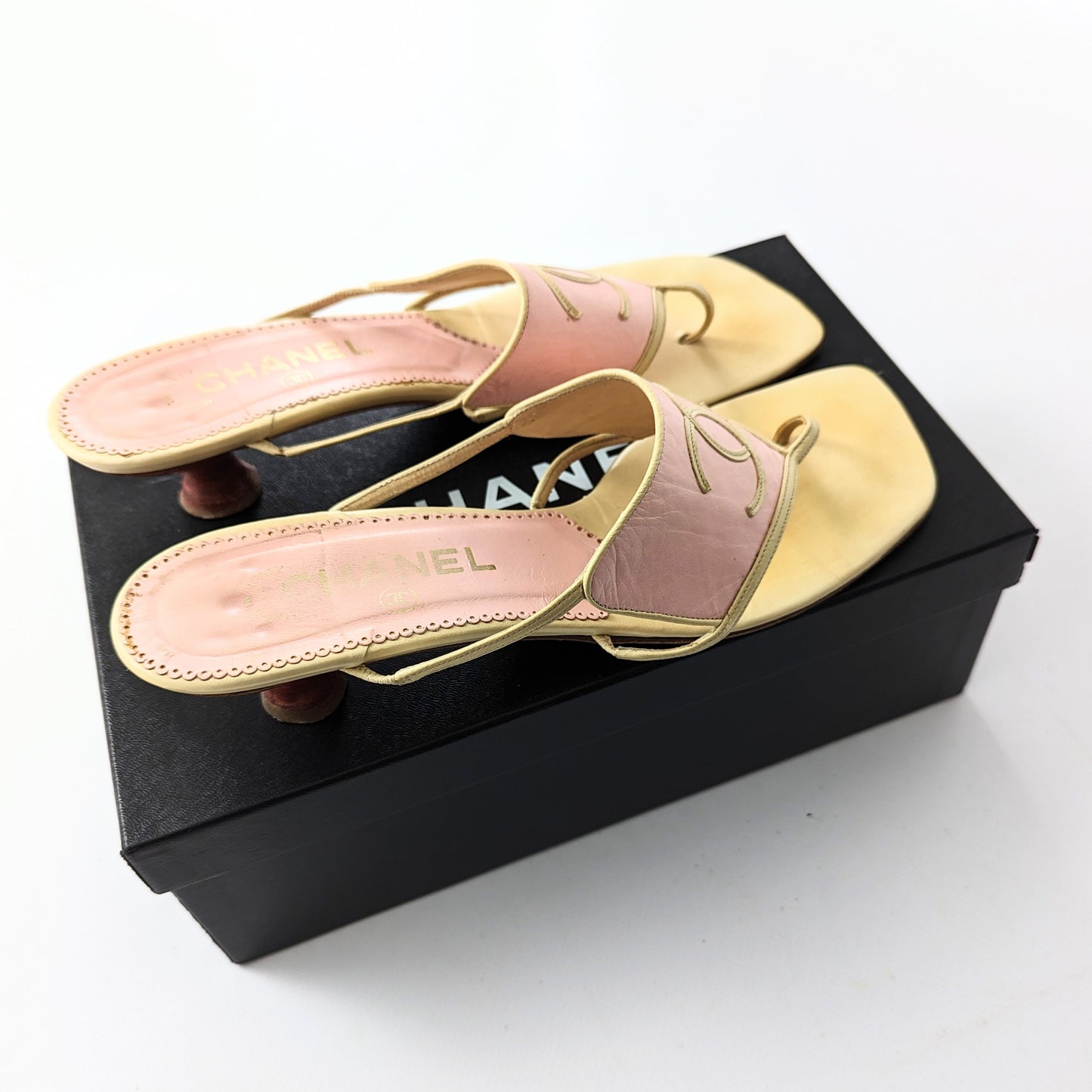 Mules Chanel à petit talon - T38,5