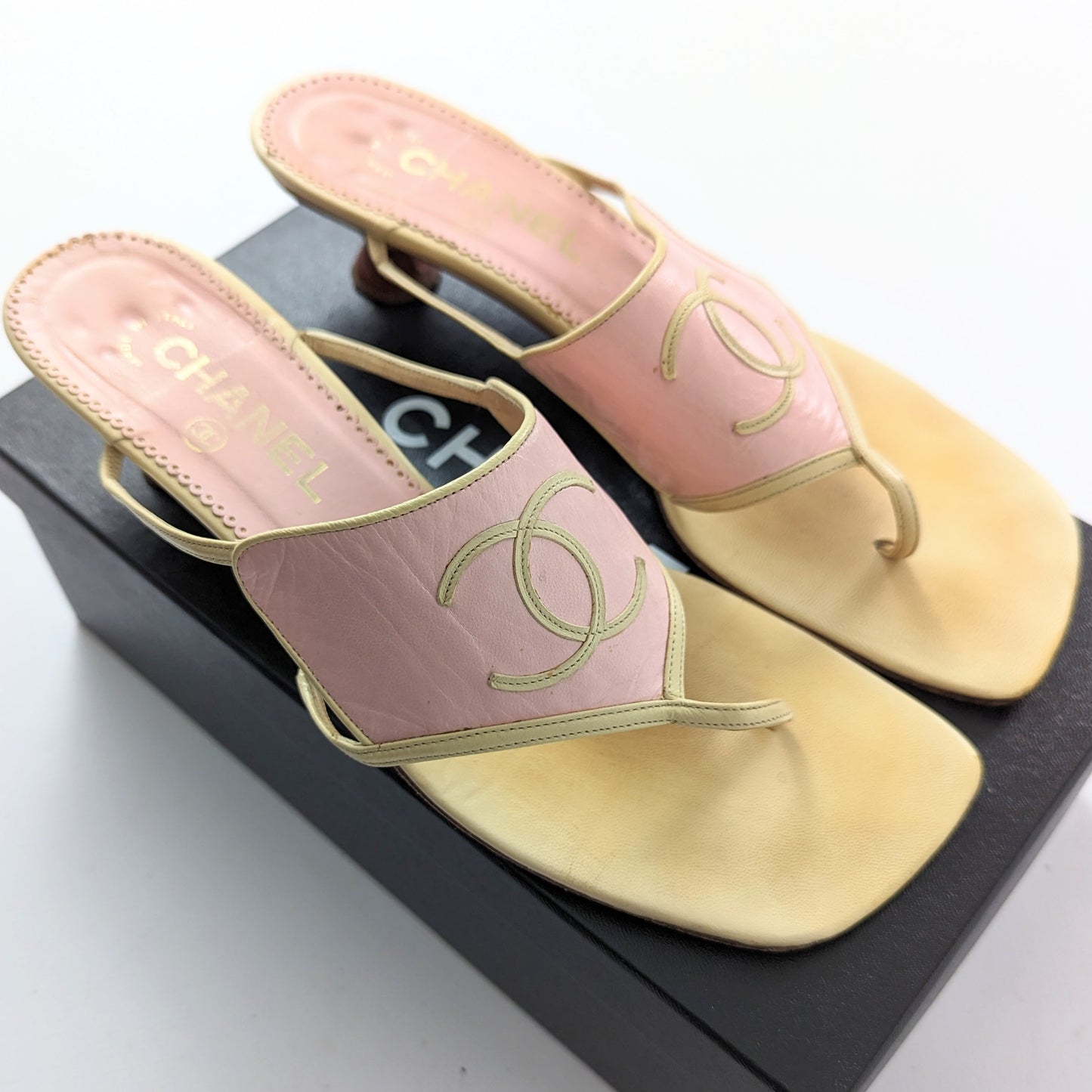 Mules Chanel à petit talon - T38,5