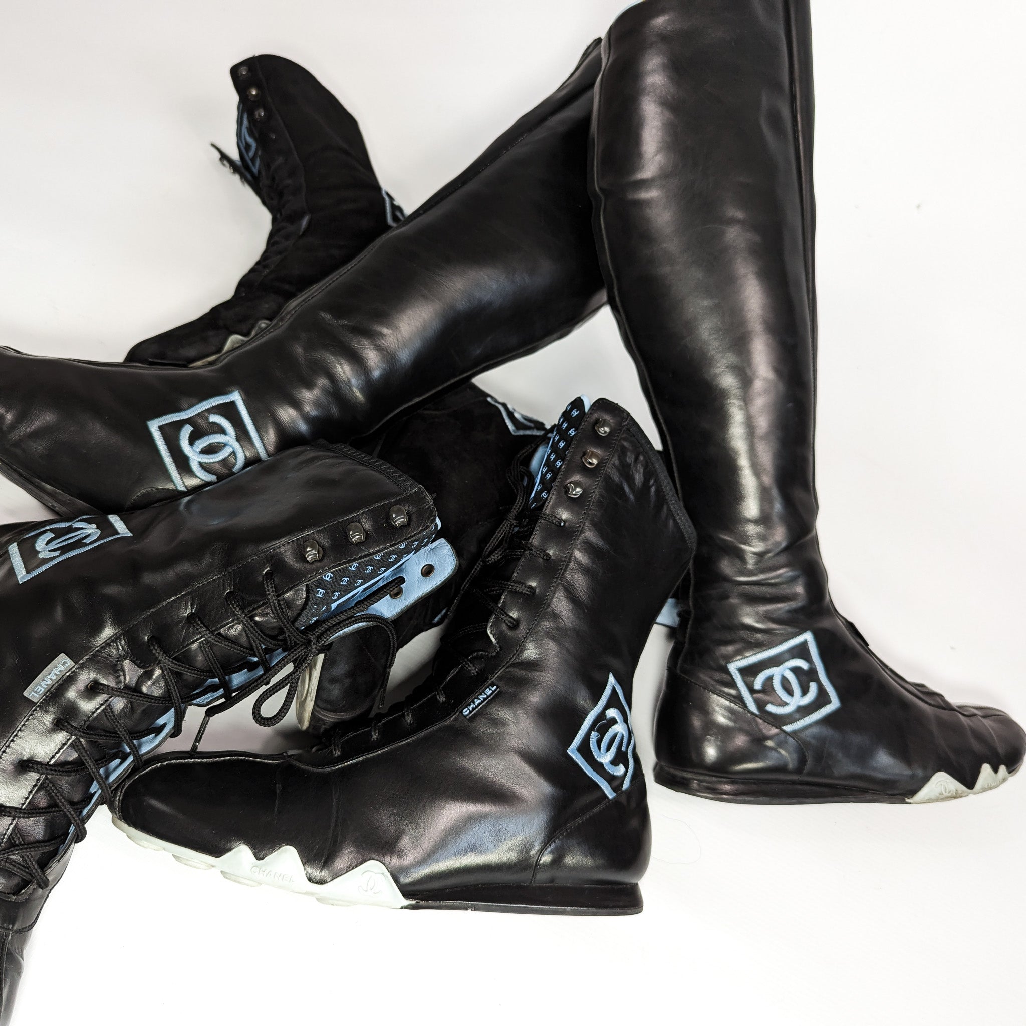 Chanel logo boots - EU37|4UK|6US – Al fintage