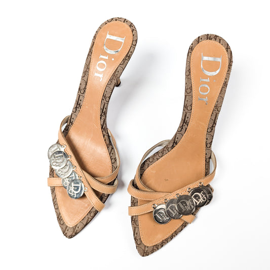 Mules beige Dior par Galliano ornées de pièces - EU39,5|6,5UK|8,5US