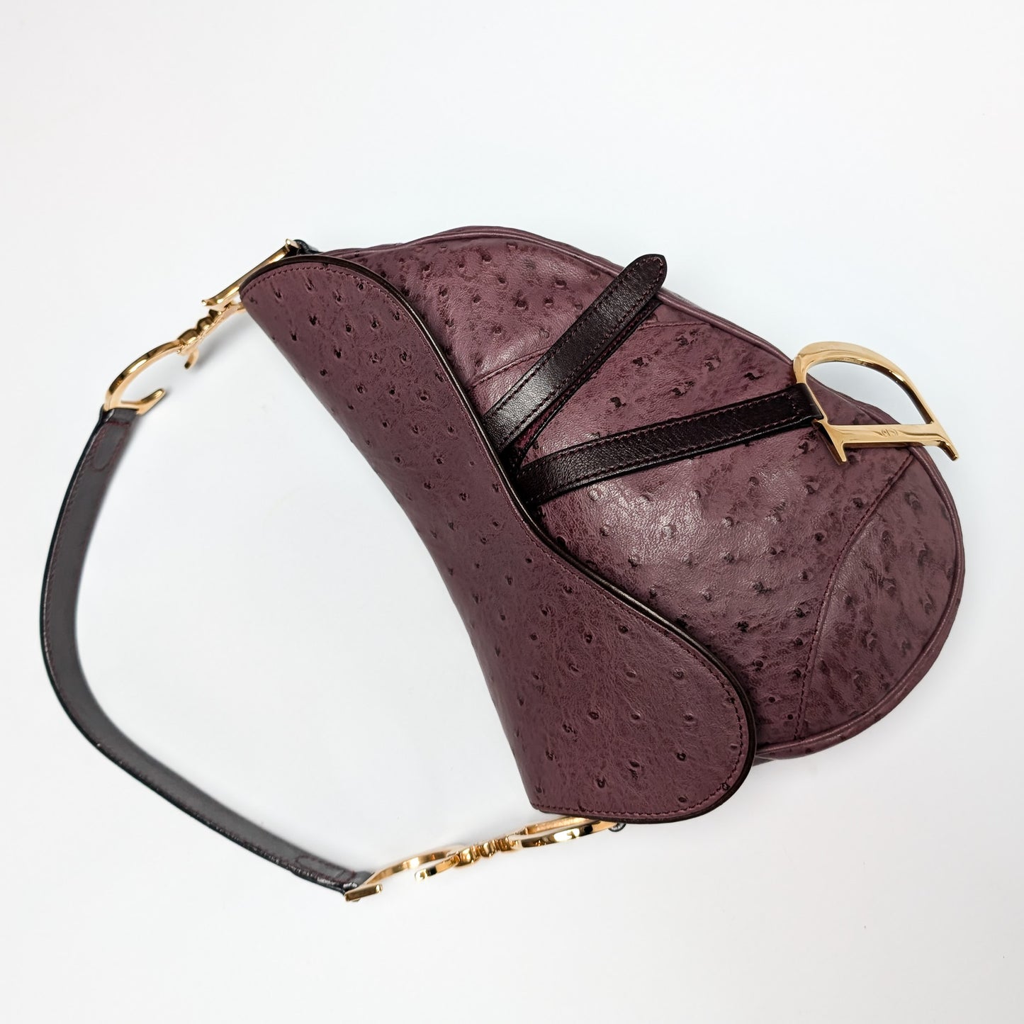 Sac Saddle violet en cuir d'autruche Dior par Galliano - F/W 2000