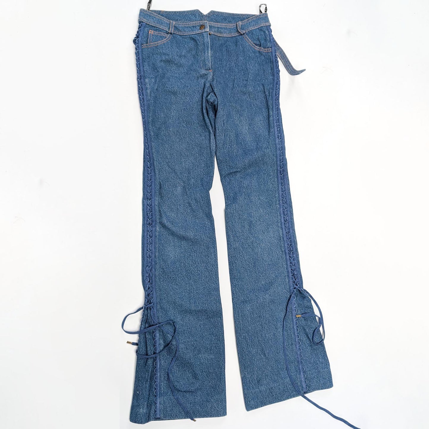 Pantalon Dior by Galliano en denim orné d'une plaque