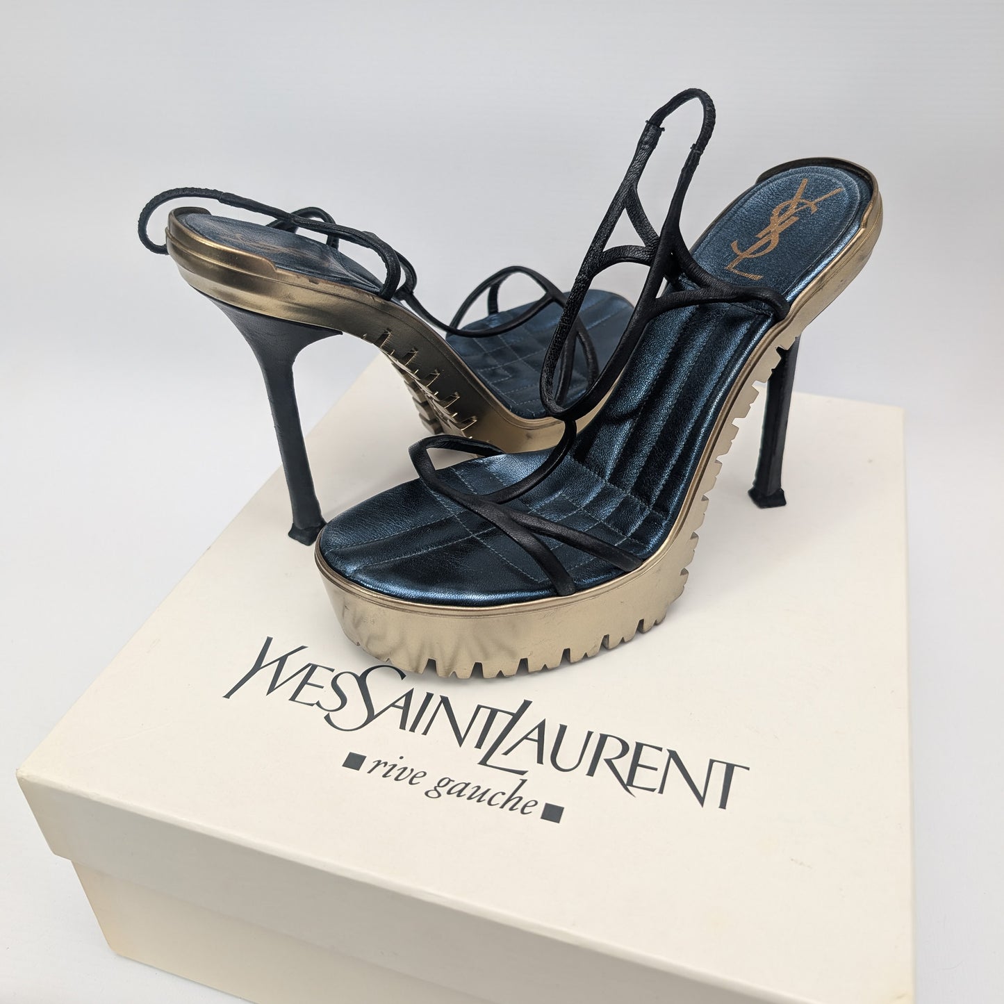 Yves Saint Laurent Sandals - EU39|6UK|8US