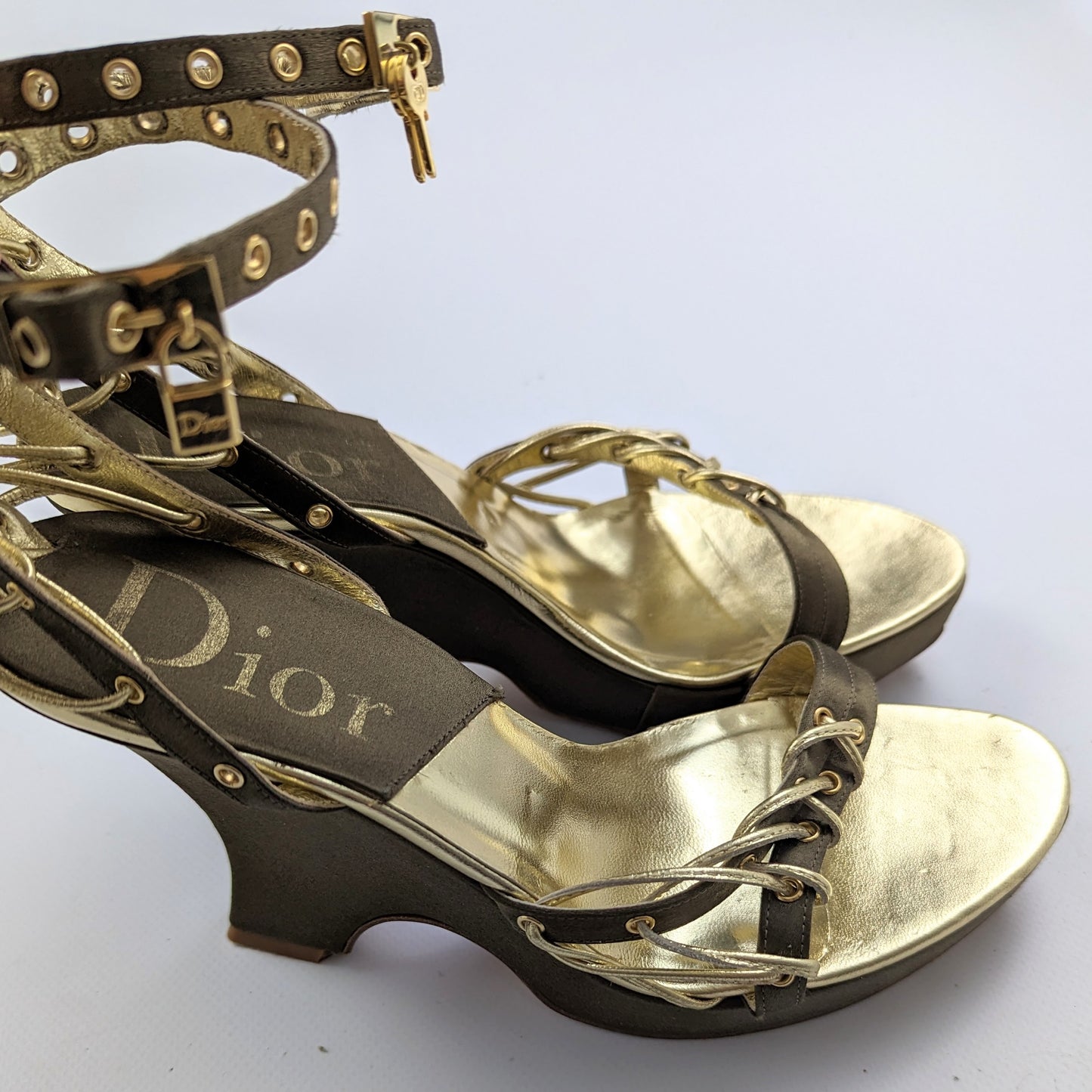 Khaki platform sandals. Dior by Galliano. T38