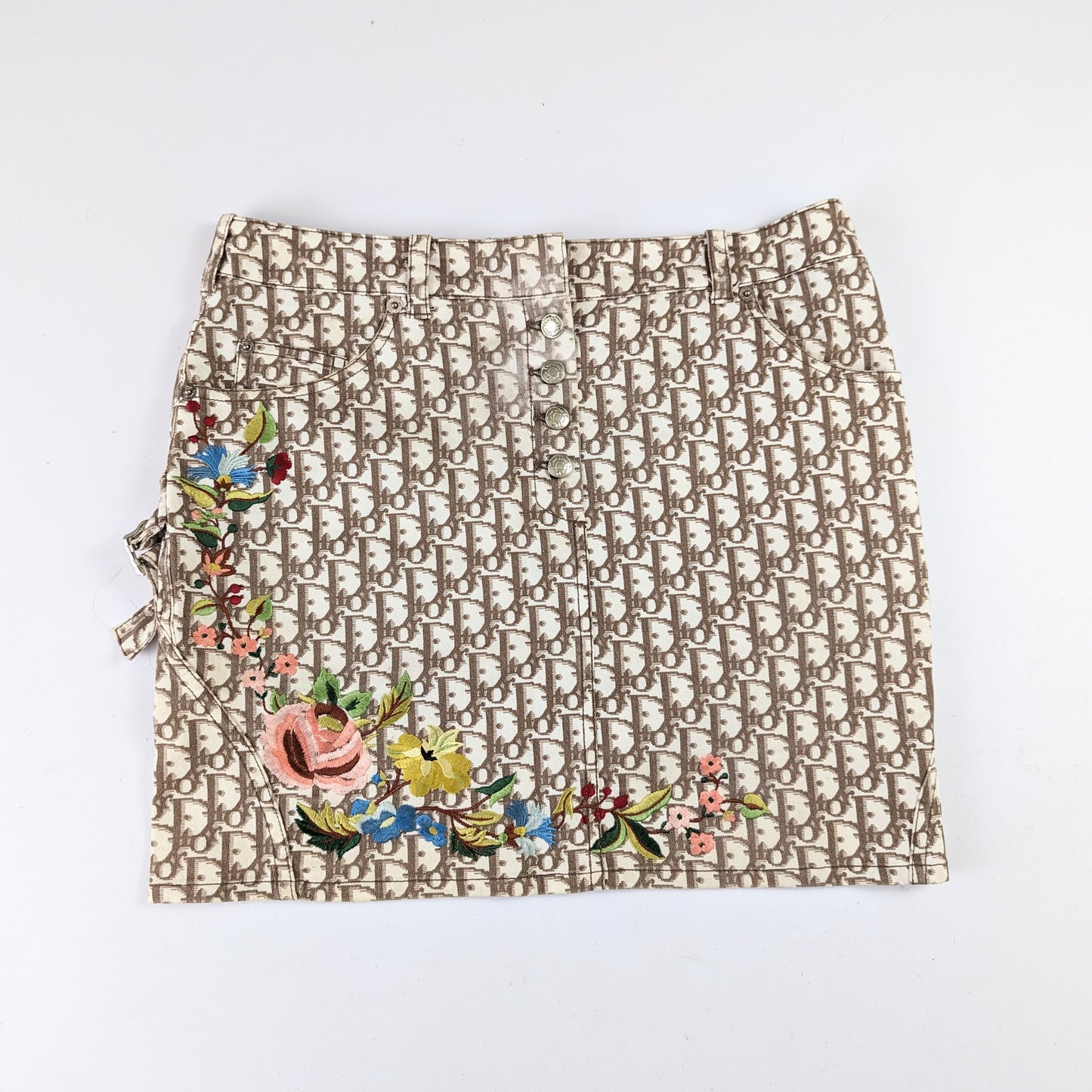 Embroidered trotter monogram set